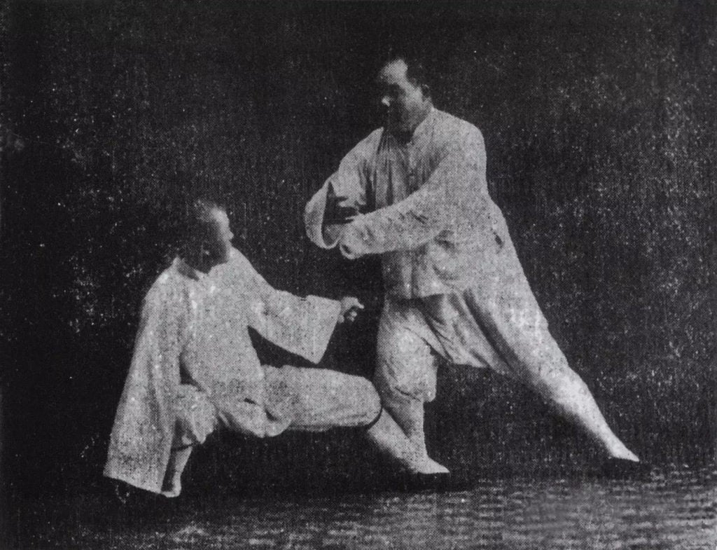 There are many Taijiquan practitioners in this world. You should understand and distinguish the different tastes between a true, genuine practitioner and the mixed, non-genuine Taijiquan practitioner.